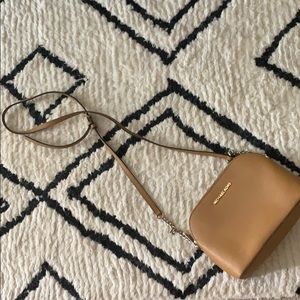 Michael kors purse tan with gold